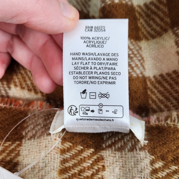 ANTHRO Maeve Oversized Plaid Scarf - Picture 6 of 7